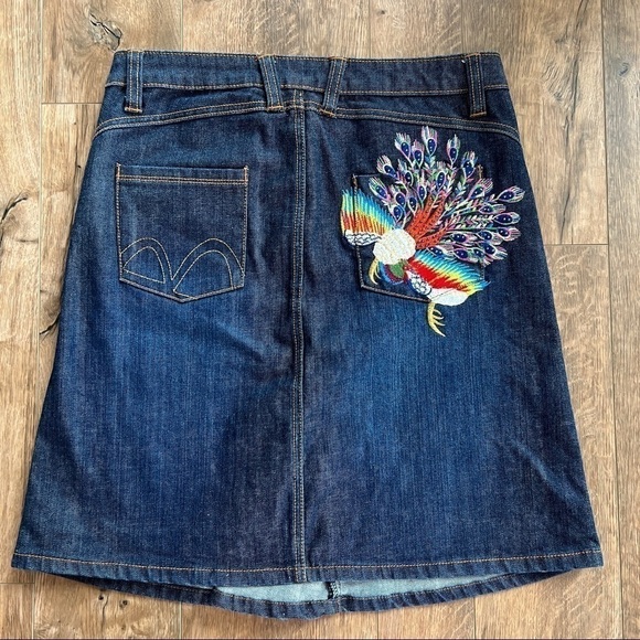 Buffalo Jeans Dark Wash Embroidered Pocket Jean Mini Skirt - Picture 4 of 9